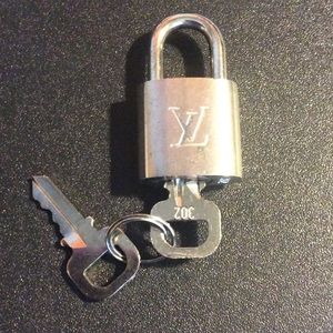 Louis Vuitton Padlock and Keys ( Silver )
