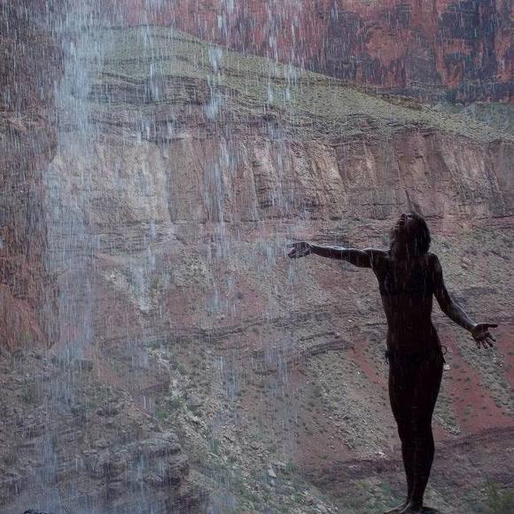 Meet your Posher, Laura - Picture 1 of 1