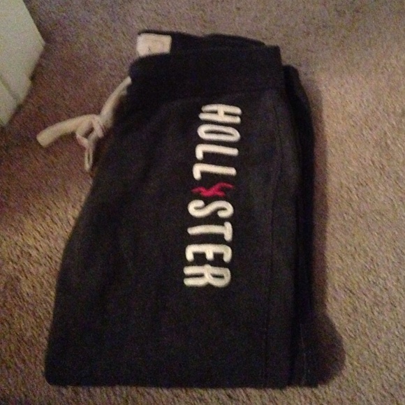 Hollisterco Capri sweatpants! So comfy!