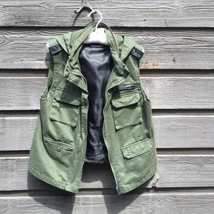 BDG urban outfitters military green cargo vest