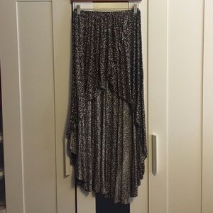 Floral print, open front maxi skirt.