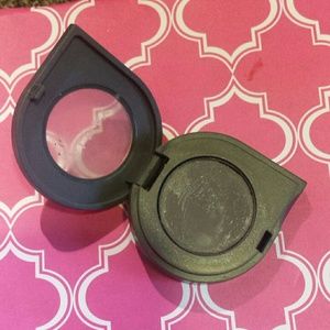 Makeup - Almay single eyeshadow in Smoke and Honeydew Makeup - Almay single eyeshadow in Smoke and Honeydew