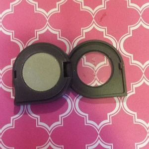 Makeup - Almay single eyeshadow in Smoke and Honeydew Makeup - Almay single eyeshadow in Smoke and Honeydew