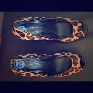 Bcbg leopard print wedge