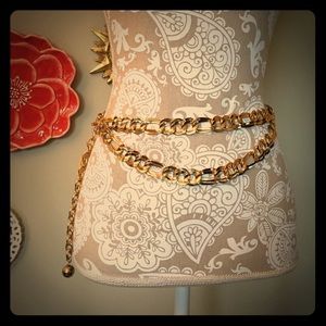 Goldtone double chain link belt.