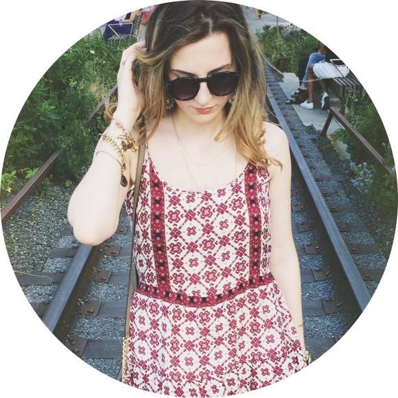 Meet your Posher, Madison✨ - Picture 1 of 3