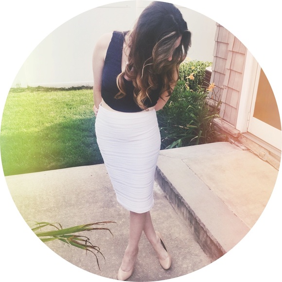 Meet your Posher, Madison✨ - Picture 2 of 3