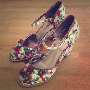 Sweet Shirley Temple floral wedge peeptoe heels