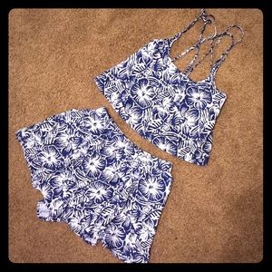Hollister 2 Piece Set 🌸🌸🌸