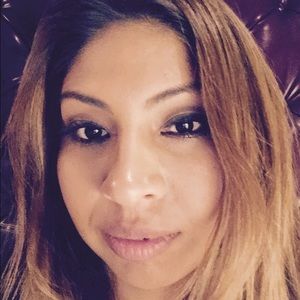 Meet your Posher, Carolina