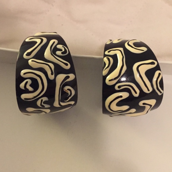 Black and white enameled hoops