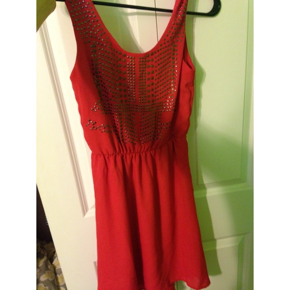 redish orangish dress