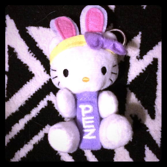 Hello kitty pez dispenser keychain