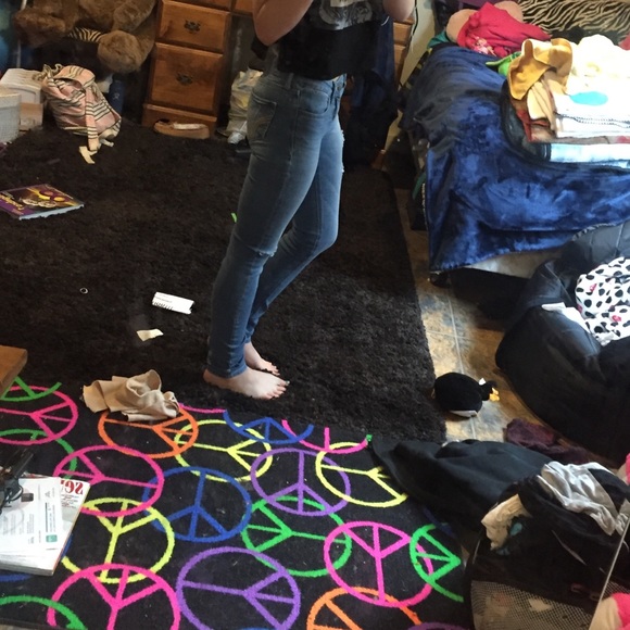 Model of superskinny hollister jeans