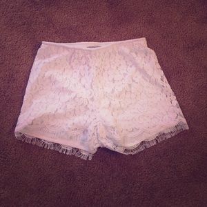 These floral-laced shorts are trending,don't miss!