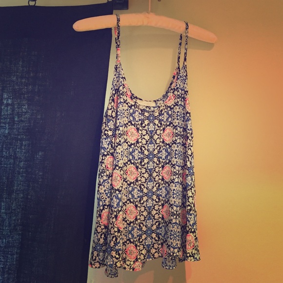 Lush swing tank