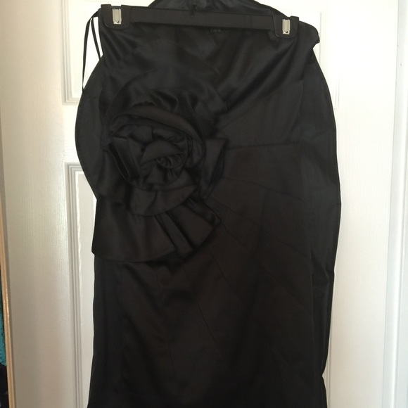 White House black market cocktail dress