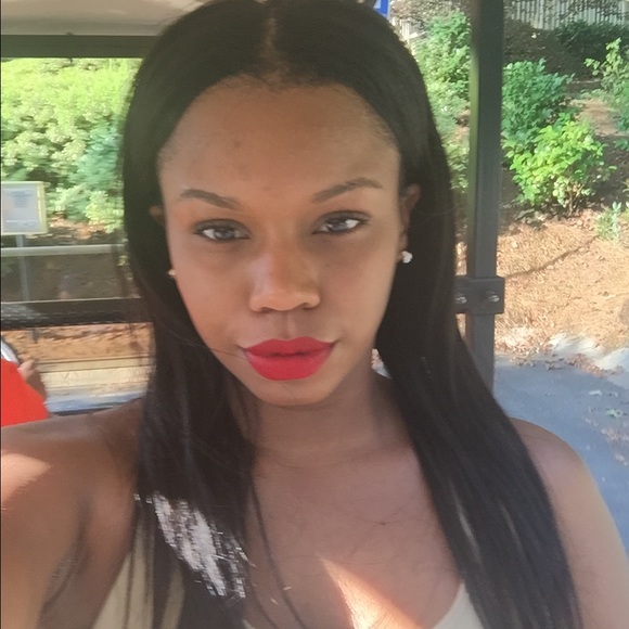 Meet your Posher, Zuri
