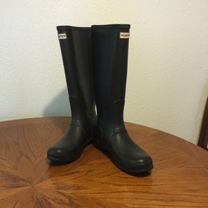Rain boots size 10