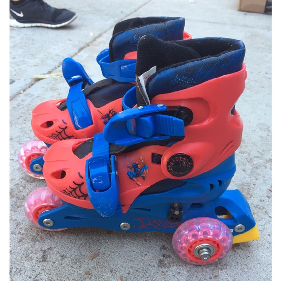 Toddler roller skates