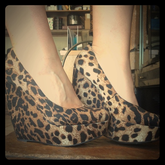 Aldo leopard print wedge size 40 EURO
