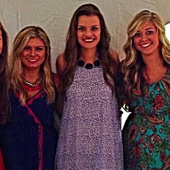 Meet your Posher, Taylor - Picture 3 of 6