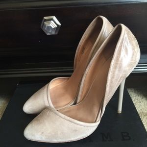 L.A.M.B. Shoes - Lamb NUDE Meredith distressed leather pump L.A.M.B. Shoes - Lamb NUDE Meredith distressed leather pump
