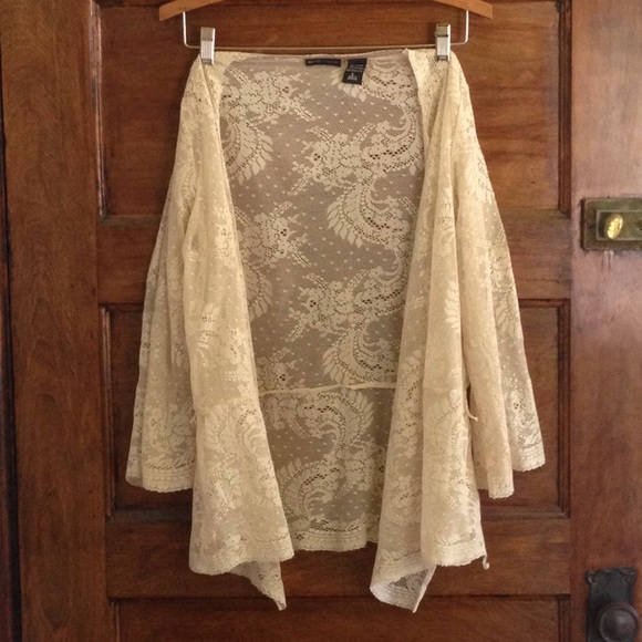 Lovely lace kimono cover