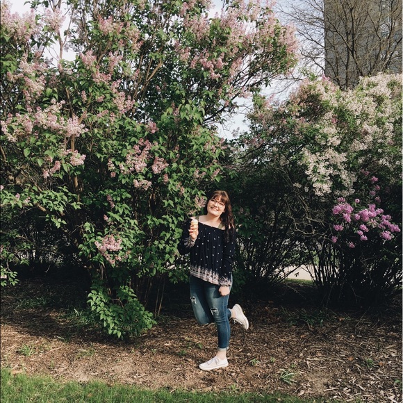 Meet your Posher, Andrea - Picture 3 of 4