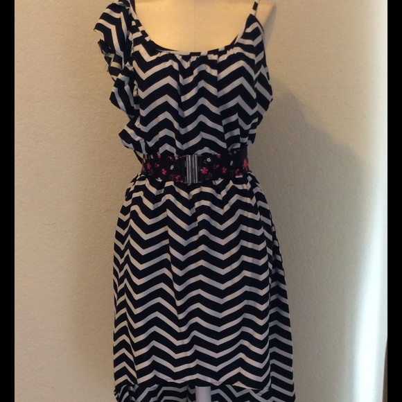 🔹Chevron Ruffle Hi-Low Dress🔹