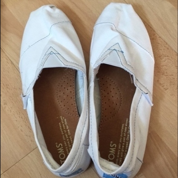 limited edition TOMS White canvas blue stitching