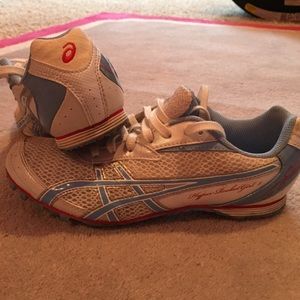 Asics hyper-rocketgirl 5 track spikes.Barely worn.