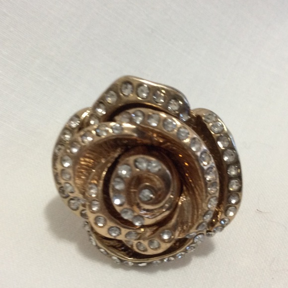 STATEMENT RING-ITS A BEAUTY! - Picture 4 of 4