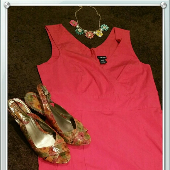 Red dress from Gap, stretch material ??????