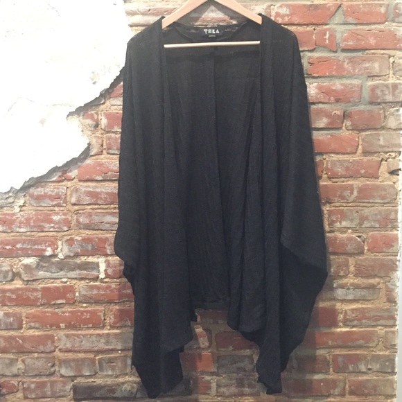 Urban Outfitters - Tela Crochet Open Kimono