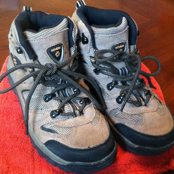 Only worn one time! Great Condition.