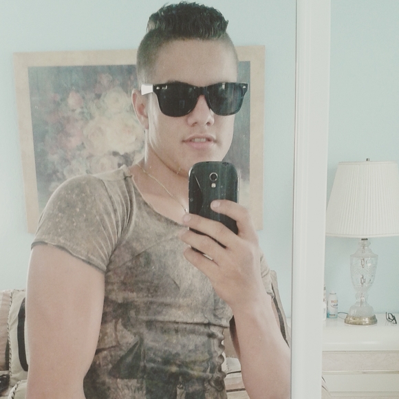 Meet your Posher, Harold - Picture 1 of 1