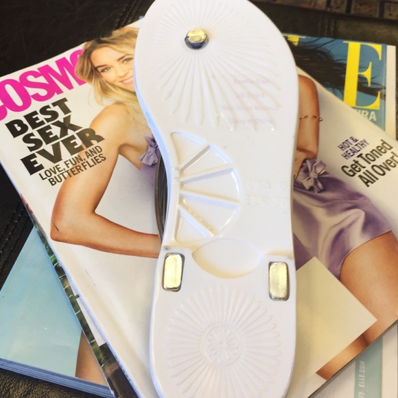 White bow sandals - Picture 2 of 3