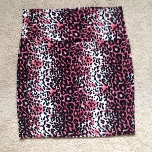 Cute Pink, Black, and White Cheetah mini skirt!