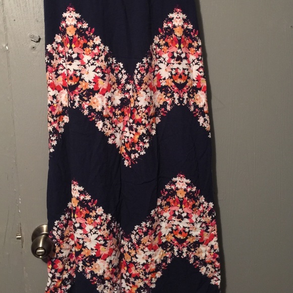 Spring maxi dress - Picture 2 of 2