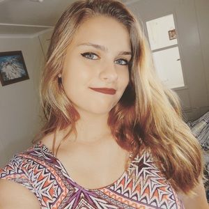 Meet your Posher, Alyssa