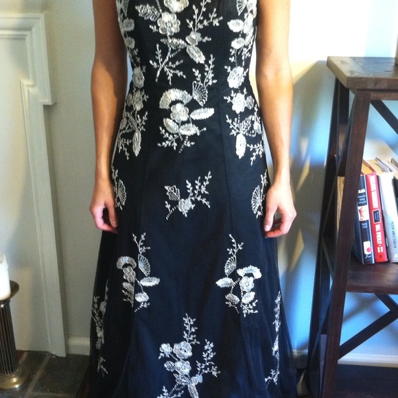 Homecoming - Black and silver formal dress - Picture 3 of 4