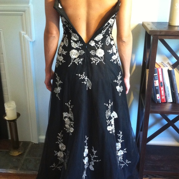 Homecoming - Black and silver formal dress - Picture 4 of 4