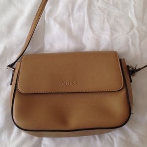 Brown Guess Purse!