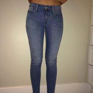 Blue Highwasted Levi's!!!