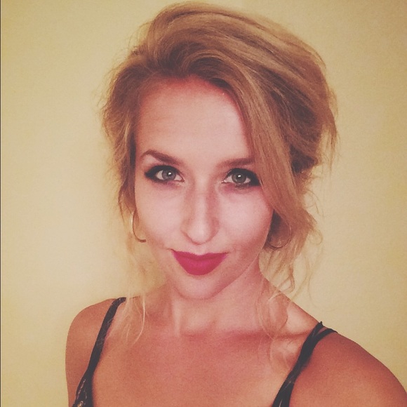 Meet your Posher, Brooke