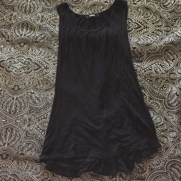 Twisted back tank top