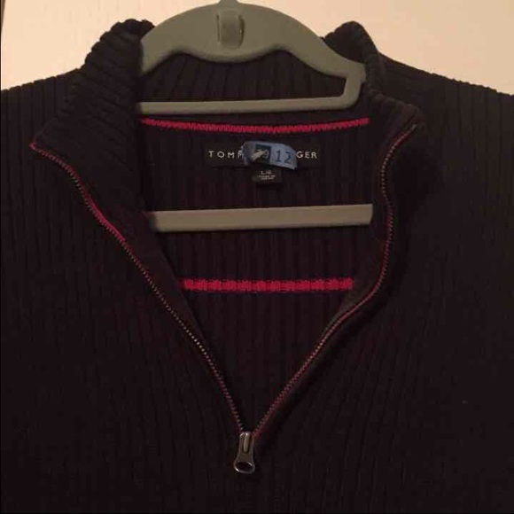 Tommy Hilfiger sweater size L worn 1 time!!! - Picture 2 of 4
