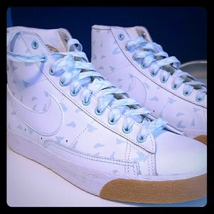 Nike SWOOSH high top bird print shoes