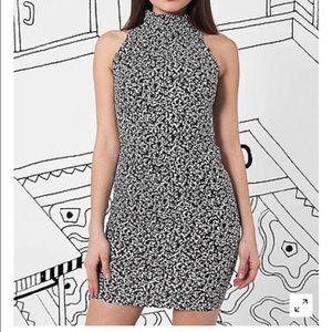 Sleeveless turtleneck dress